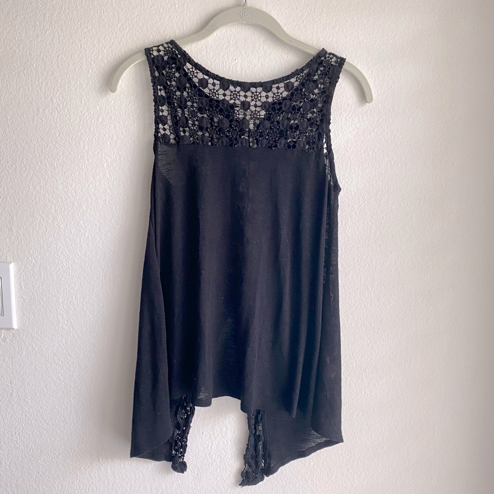 Monteau lace open back tank top. Size L